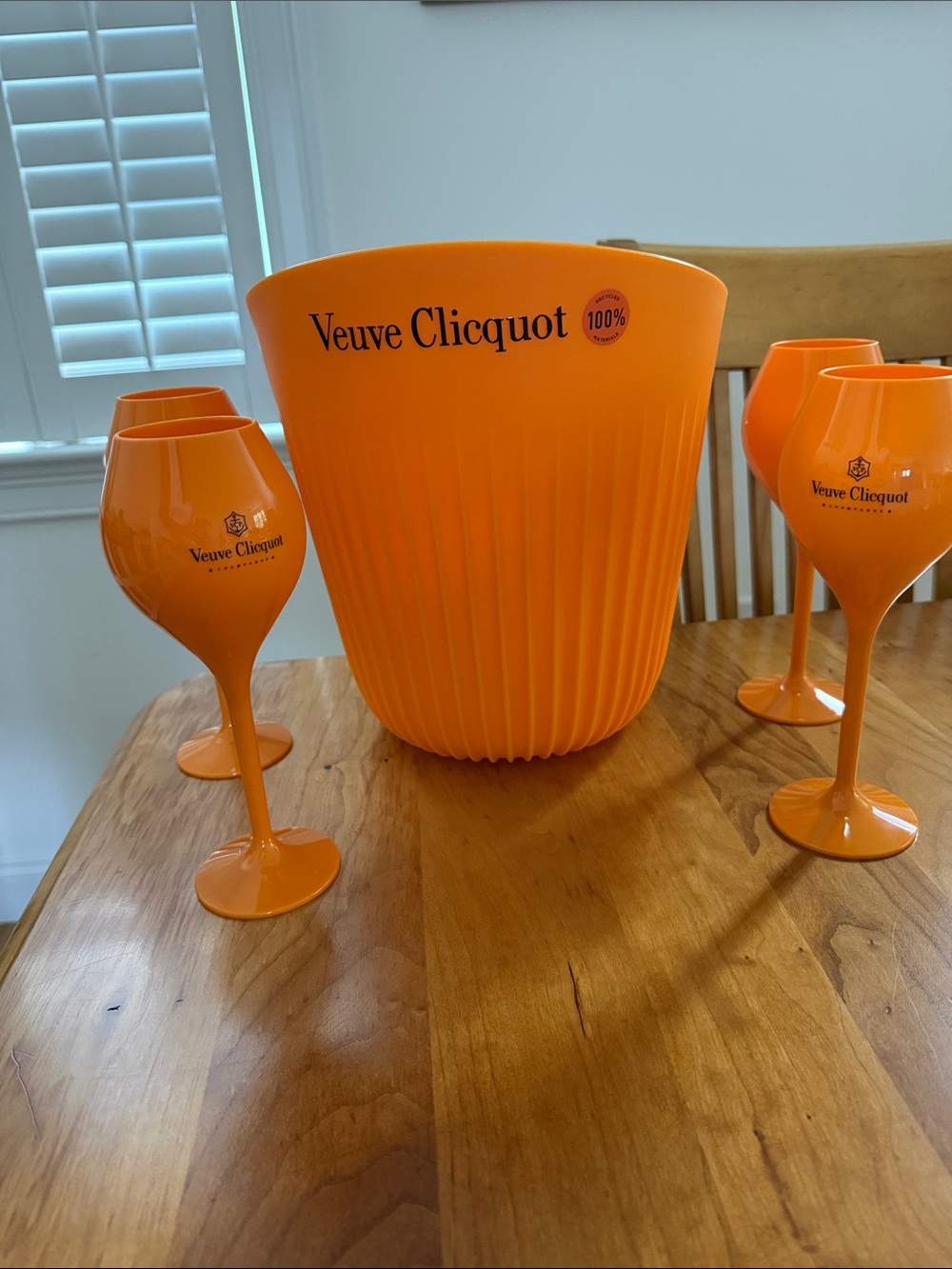 Veuve Clicquot Sunray Icebucket with 4 Goblets